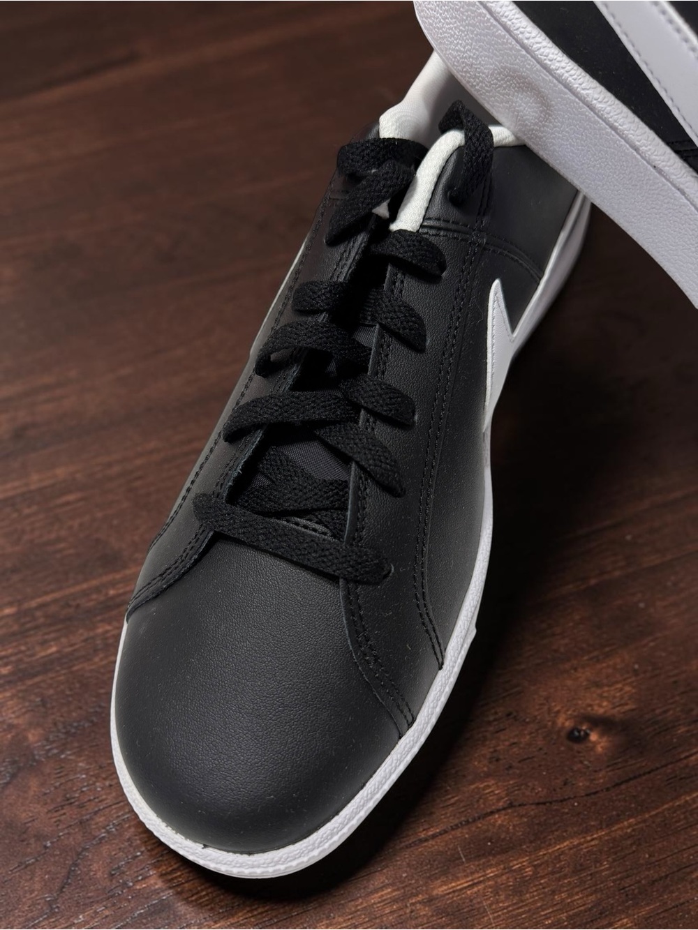 Nike Court Style Black White Sneakers Mens 11 Low Top Casual Shoes - Picture 3 of 7